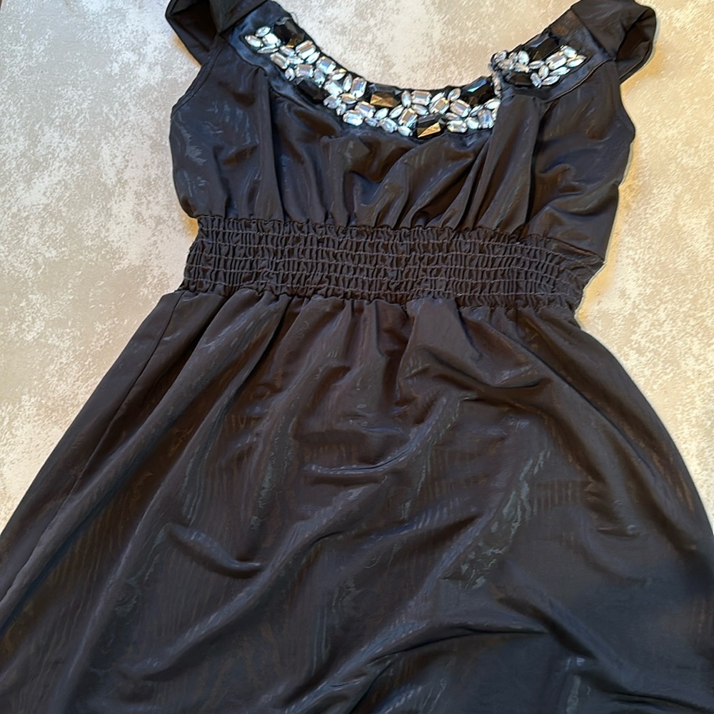 Wet seal beaded top